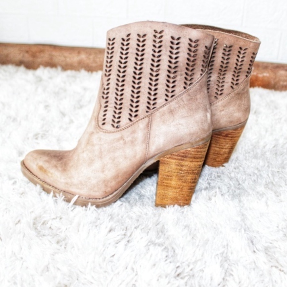Coolway tan faux suede ankle boots - Picture 2 of 10